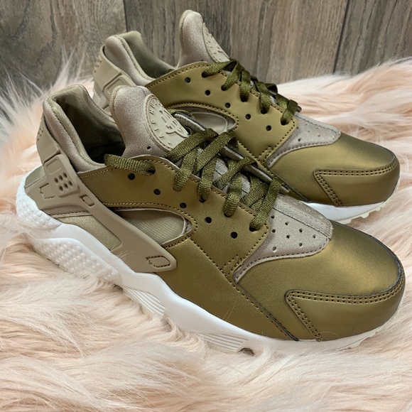 Nike Shoes - Nike Air Huarache Run PRM TXT Khaki / Metallic